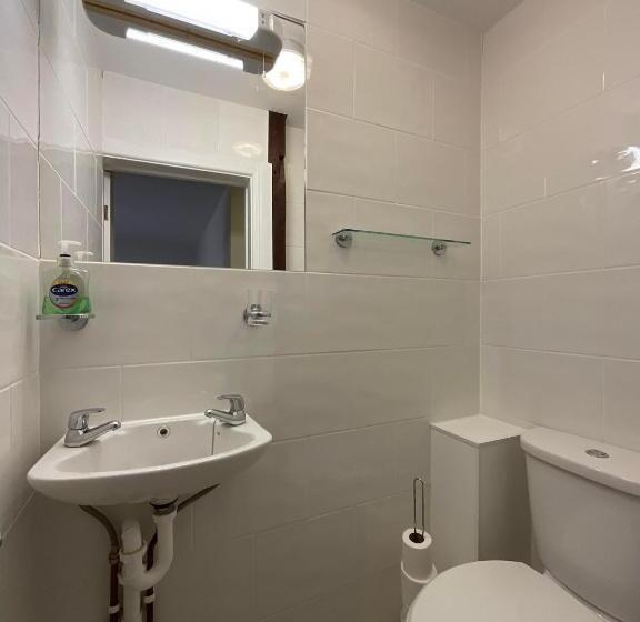 חדר משפחתי, The Langham