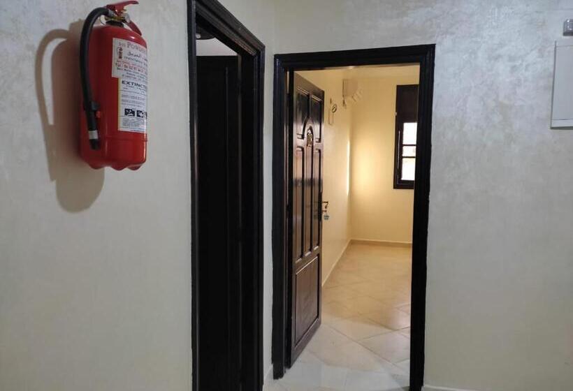 سوییت, La Coline