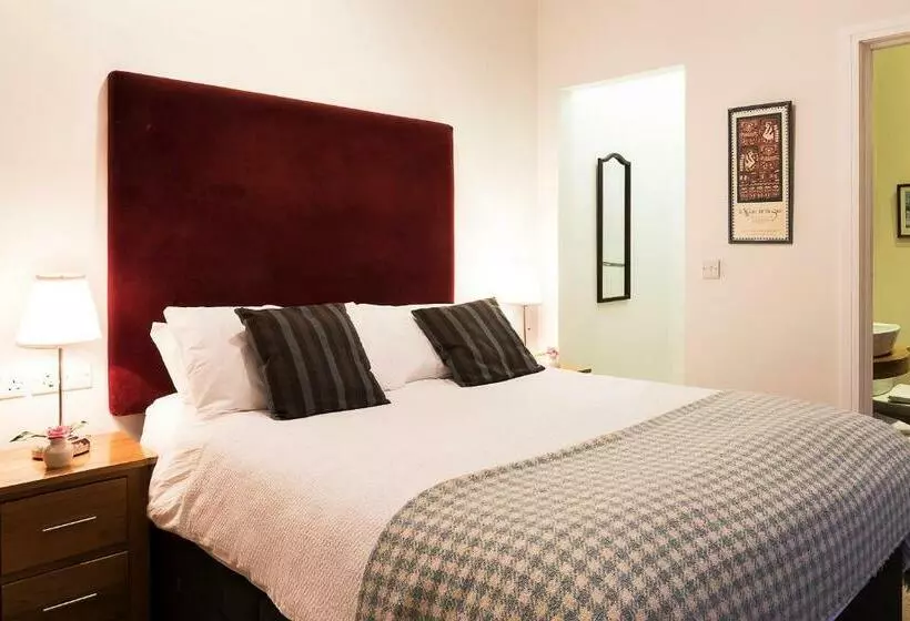 اتاق لوکس, Cherryhill Lodge