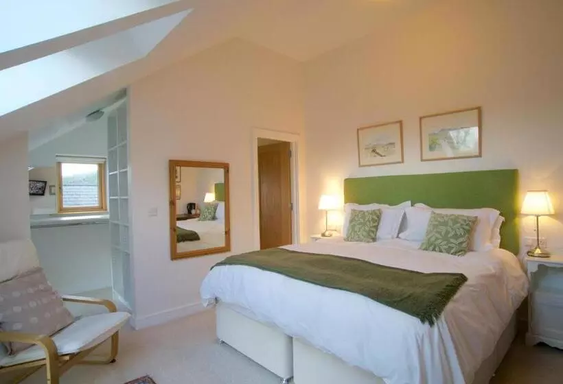اتاق لوکس با تخت بزرگ, Cherryhill Lodge