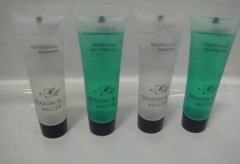 デラックストリプルルーム, Scotia Airport