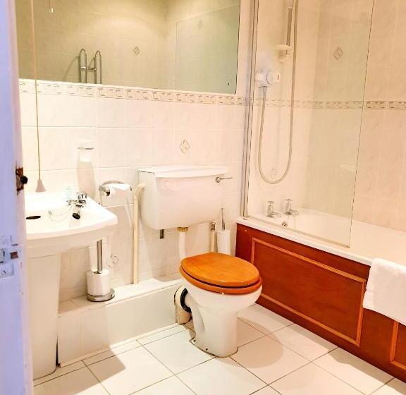 חדר סטנדרט, The Crown House Inn