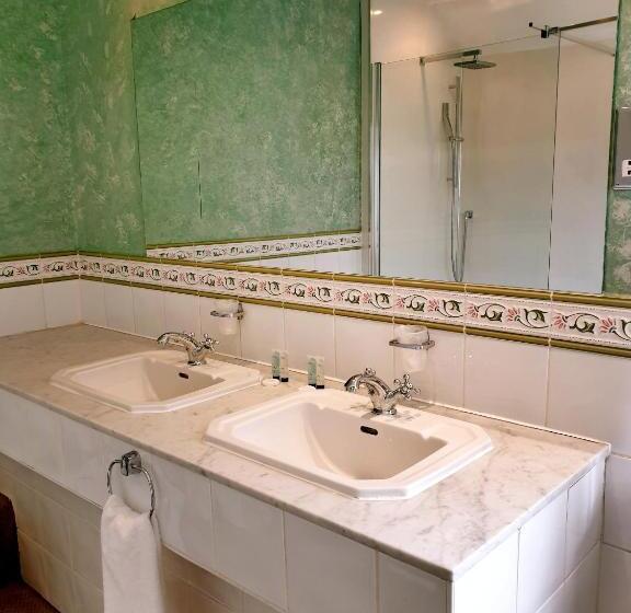 סוויטת סופריור, The Crown House Inn