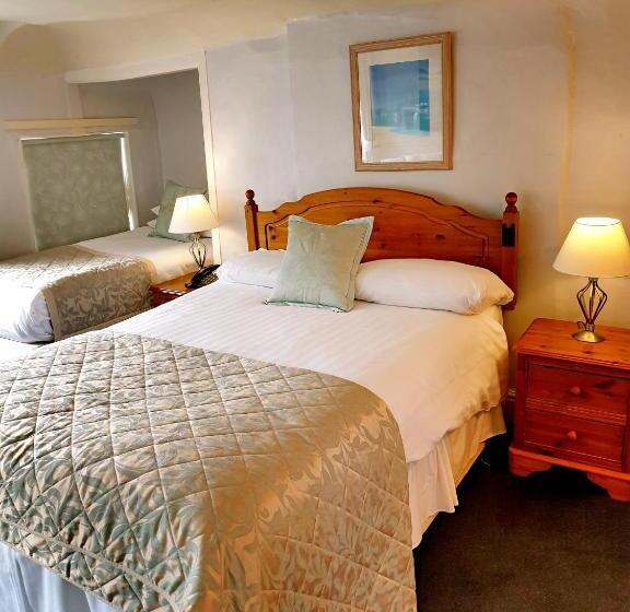 חדר קלאסי לארבעה, The Crown House Inn