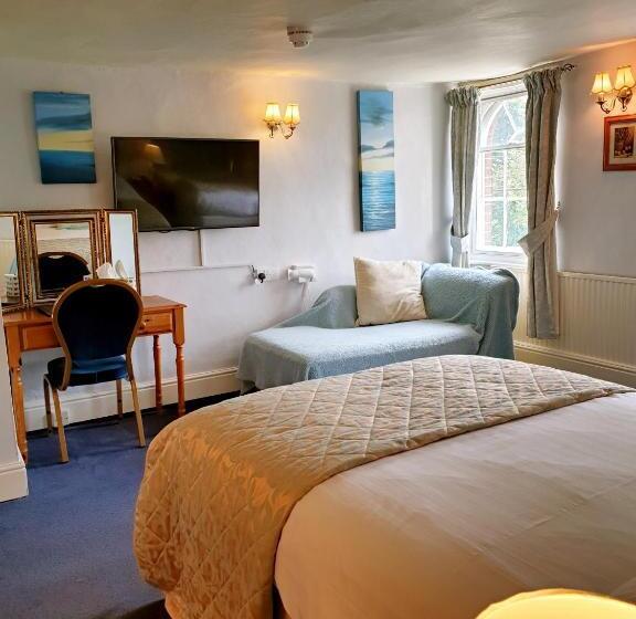 חדר קלאסי לארבעה, The Crown House Inn