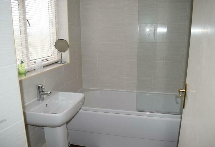 Quarto Estandar, Woolpack Pub & Kitchen