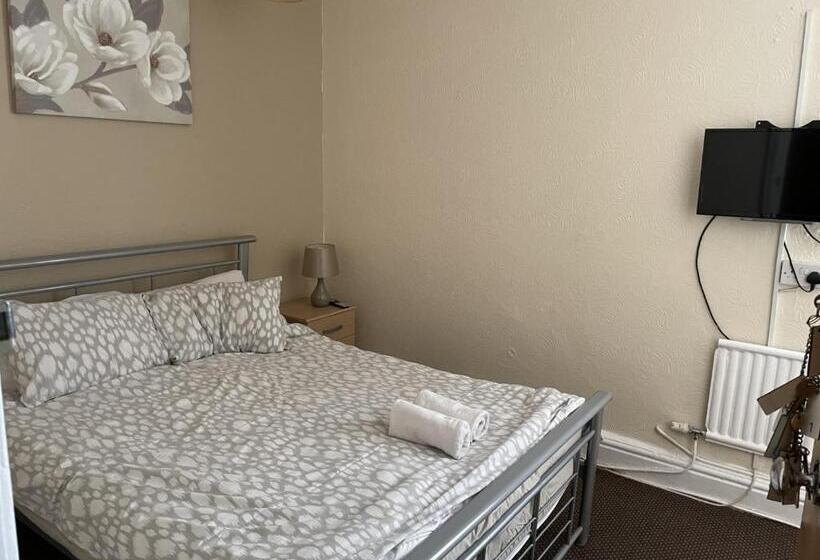 バス共有のスタンダードルーム, San Diego Guest House   Near Pleasure Beach