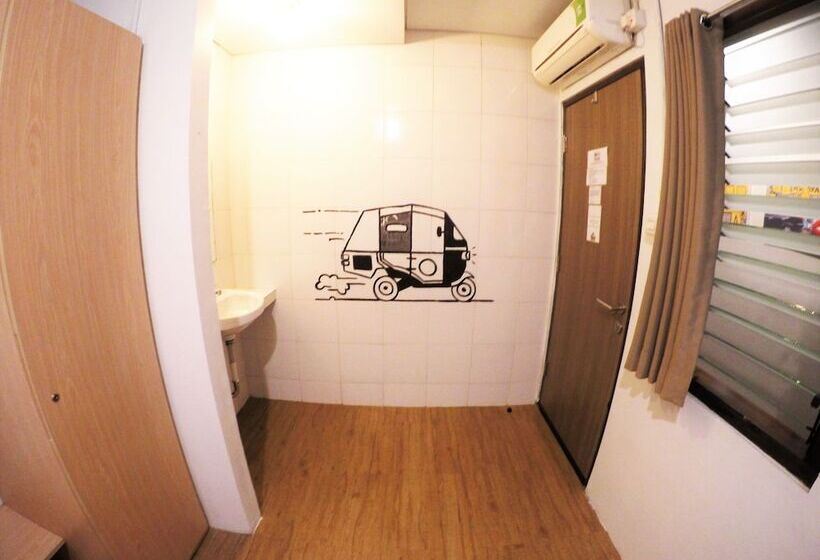 اتاق استاندارد با سرویس بهداشتی مشترک, The Packer Lodge Hostel