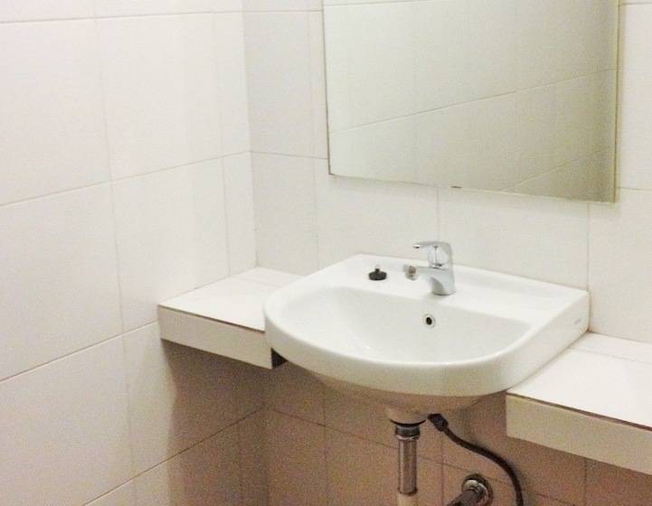 اتاق استاندارد با سرویس بهداشتی مشترک, The Packer Lodge Hostel