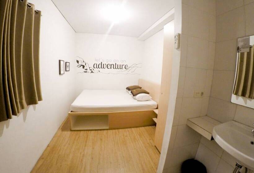 اتاق استاندارد با سرویس بهداشتی مشترک, The Packer Lodge Hostel