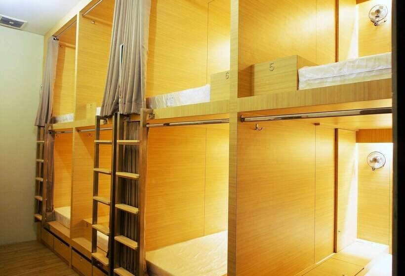 تختخواب در اتاق مشترک, The Packer Lodge Hostel