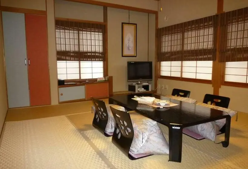 Superior-huone, Yudanaka Tawaraya Ryokan