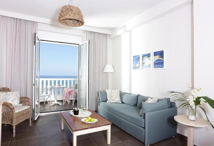 דירת חדר נוף לים, Artina Nuovo