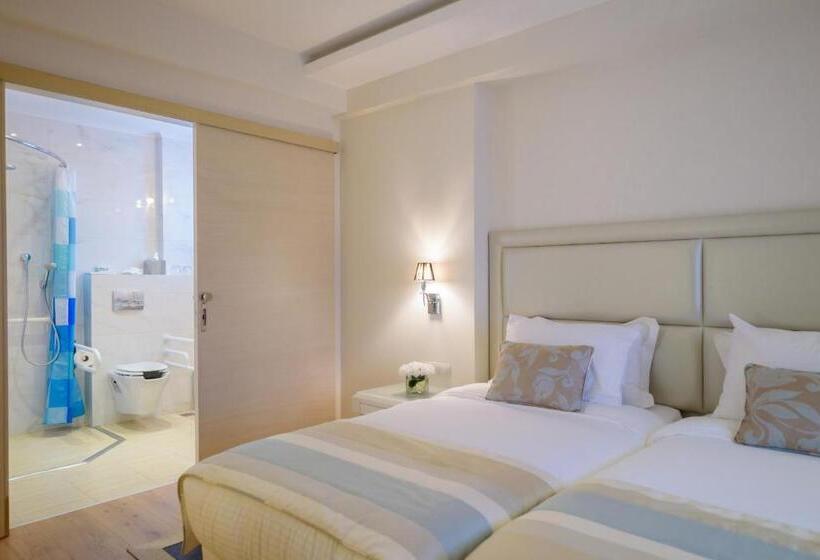 חדר סטנדרט מותאם לאדם עם מוגבלויות, Calma Hotel & Spa