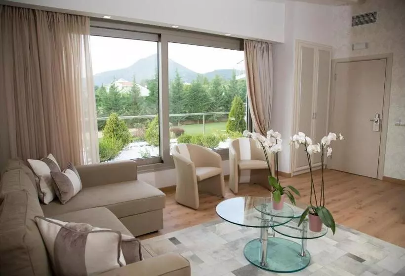 سوییت, Calma Hotel & Spa