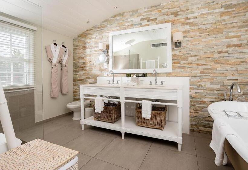 Полулюкс, Le Toiny Hotel & Beach Club