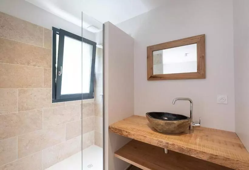 اتاق استاندارد, Logis Hôtel Les Vieilles Granges