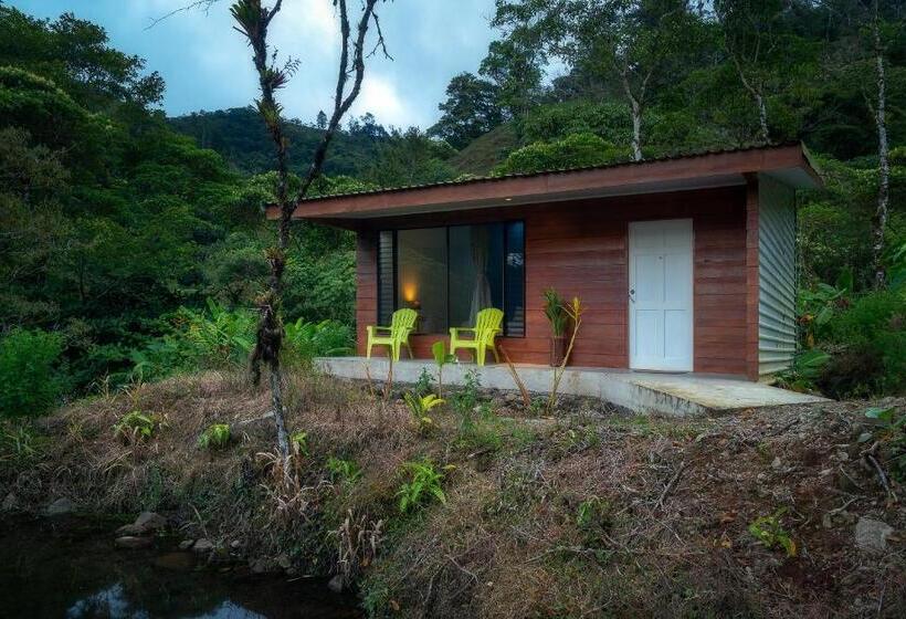 بانگلوی لوکس, Quelitales