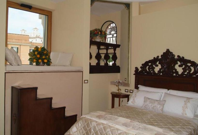 سوئیت جونیور با چشم‌انداز, Royal Suite Trinità Dei Monti