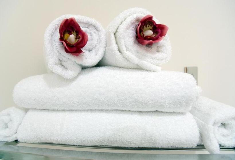 سوئیت جونیور با چشم‌انداز, Royal Suite Trinità Dei Monti