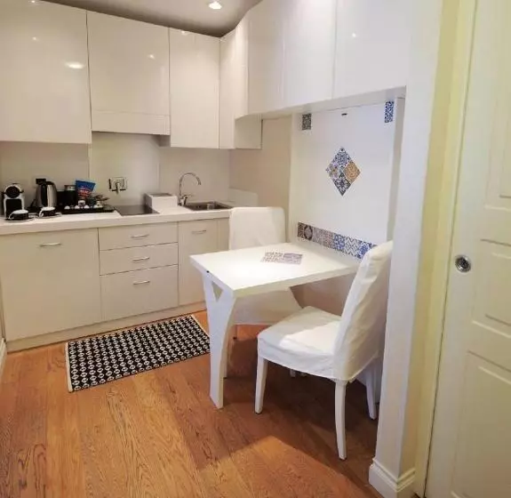 سوئیت جونیور با چشم‌انداز, Royal Suite Trinità Dei Monti