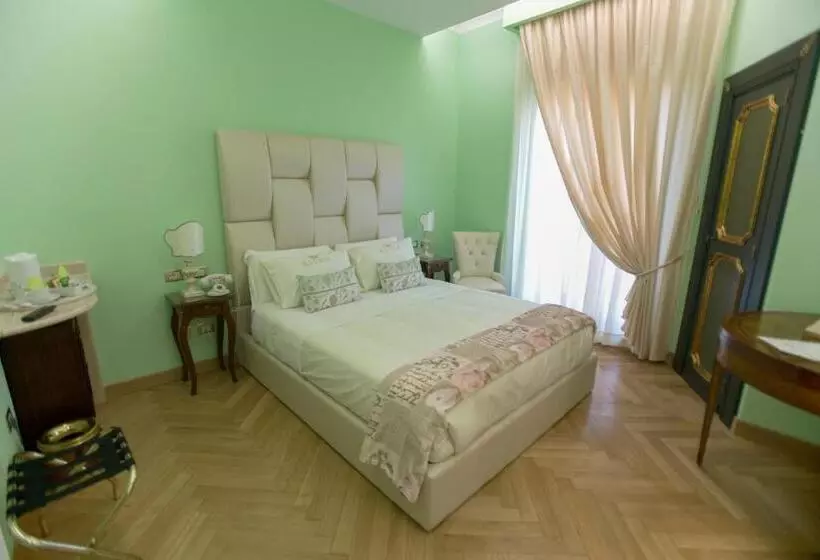 اتاق لوکس با بالکن, Royal Suite Trinità Dei Monti