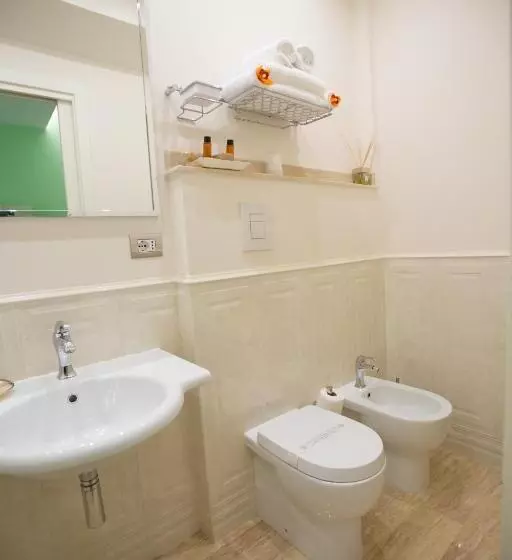 اتاق لوکس با بالکن, Royal Suite Trinità Dei Monti