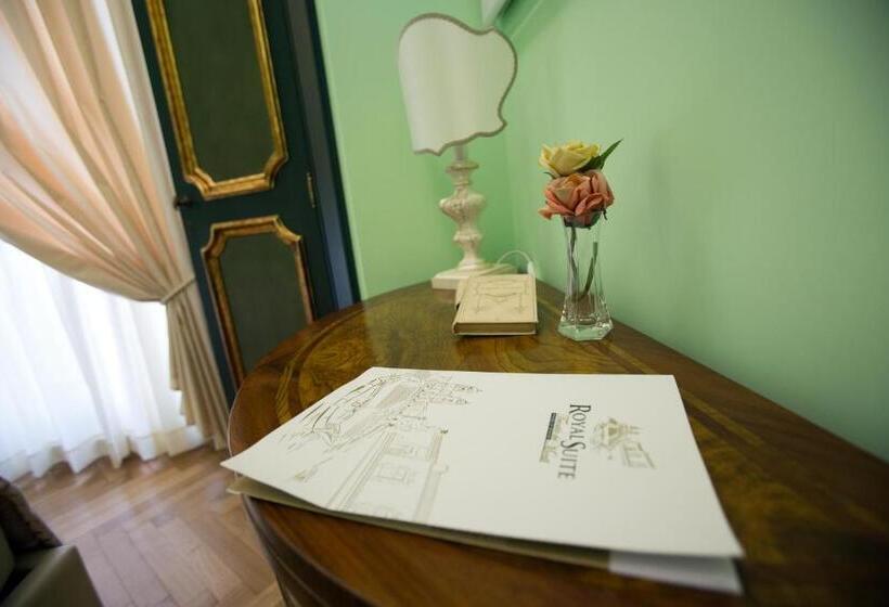 اتاق لوکس با بالکن, Royal Suite Trinità Dei Monti