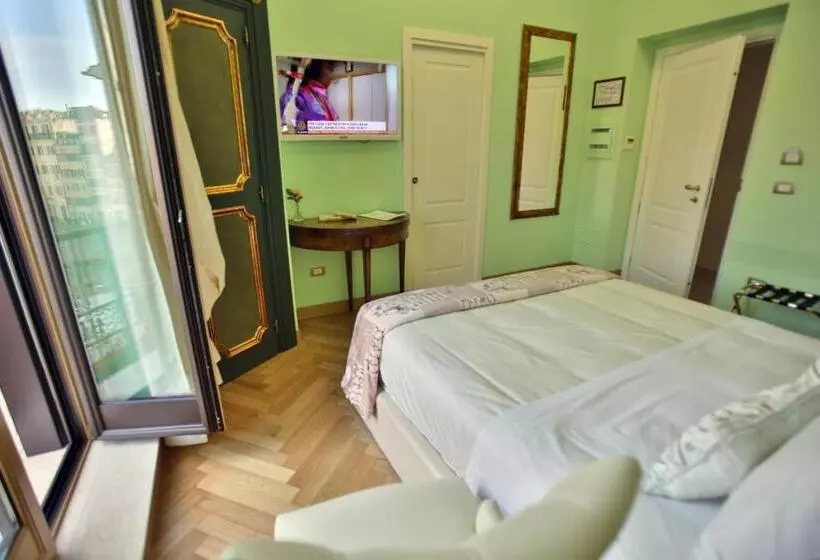 اتاق لوکس با بالکن, Royal Suite Trinità Dei Monti