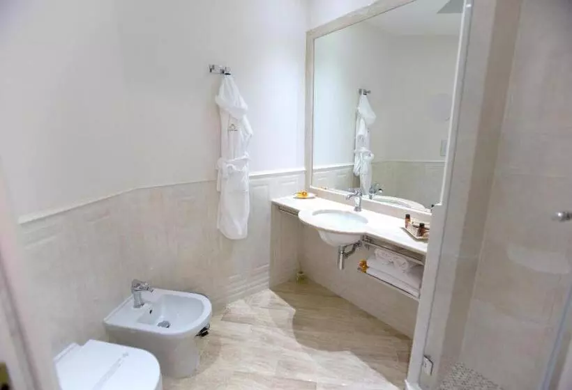 سوییت جونیور با بالکن, Royal Suite Trinità Dei Monti