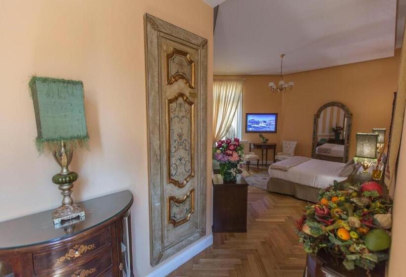 اتاق استاندارد سه تخته با بالکن, Royal Suite Trinità Dei Monti