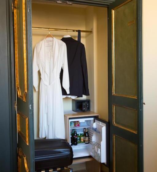 سوئیت جونیور با چشم‌انداز, Royal Suite Trinità Dei Monti