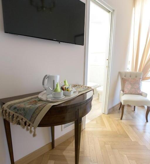 اتاق لوکس با بالکن, Royal Suite Trinità Dei Monti