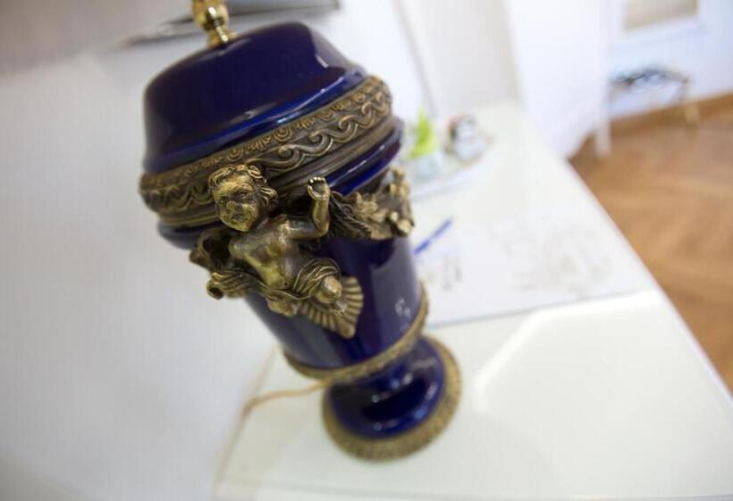 سوییت جونیور با بالکن, Royal Suite Trinità Dei Monti