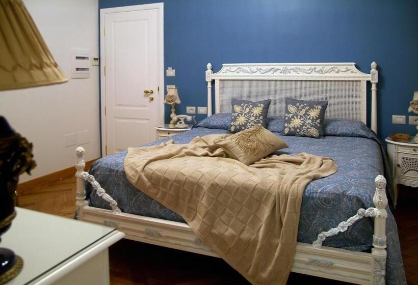 سوییت جونیور با بالکن, Royal Suite Trinità Dei Monti