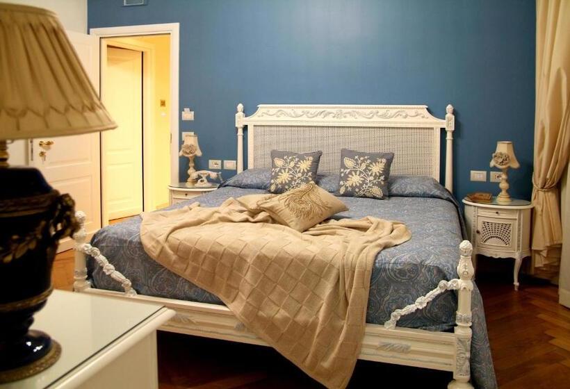 سوییت جونیور با بالکن, Royal Suite Trinità Dei Monti