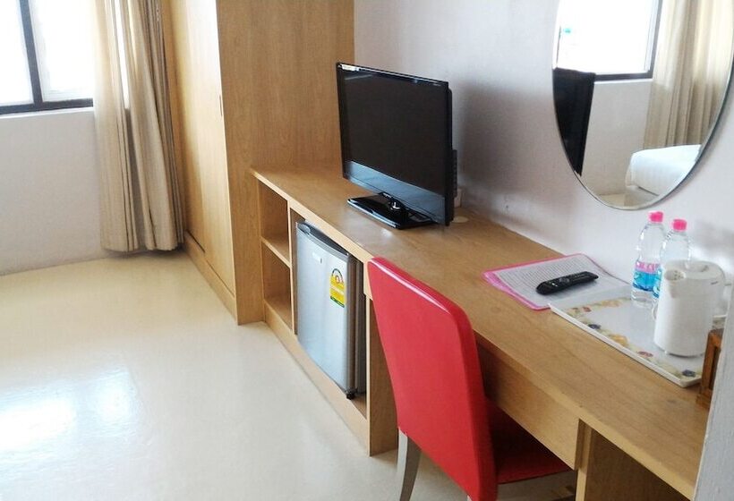 חדר דלוקס, S2s Queen Trang