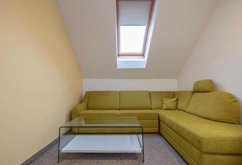 Апартаменты 2 Спальни с Балконом, Samerhof