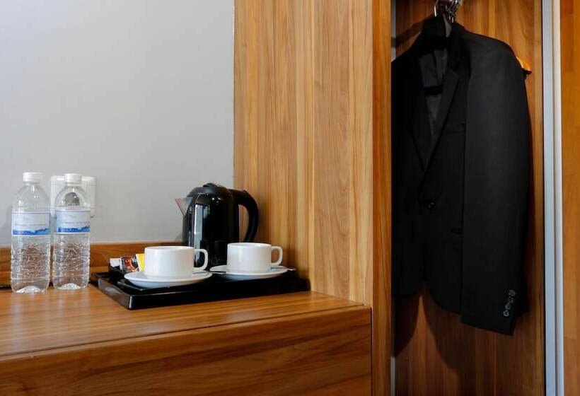 Номер Superior Вид на Бассейн, The Lerina Hotel Nusa Dua