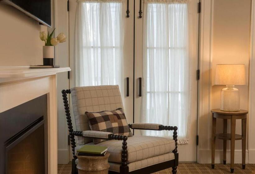 带大床的套房, Kimpton Taconic Hotel, An Ihg