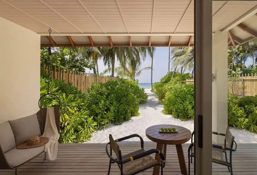 ویلای 2 خوابه, Avani Plus Fares Maldives Resort