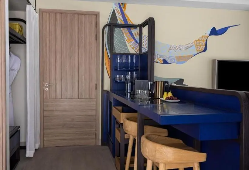 اتاق پرمیوم با چشم‌انداز دریا, Avani Plus Fares Maldives Resort