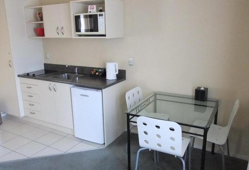 شقة غرفة واحدة, Abbella Lodge Motel