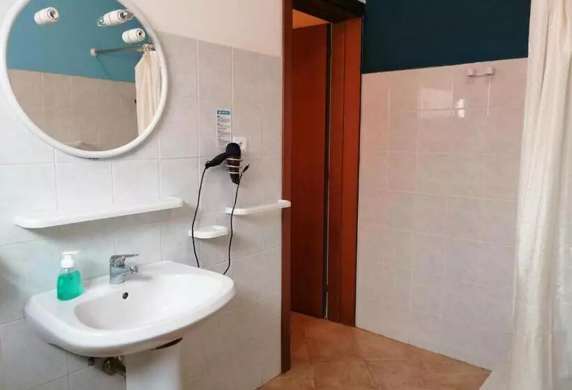 اتاق راحتی سه تخته, B&b Salinas Boa Vista Wifi Free