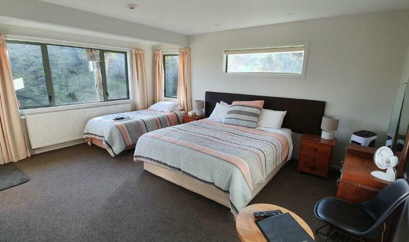 اتاق لوکس با تخت بزرگ, Hunters Moon