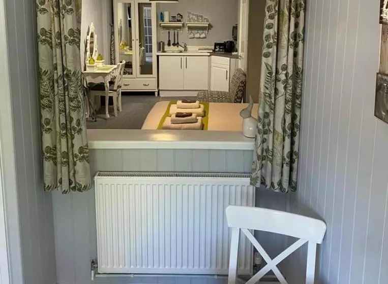 Superior-studio, Petherton Cottage Studios