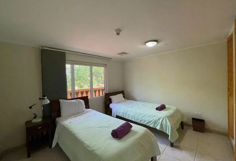 آپارتمان 2 خوابه, Del Rey Apartments