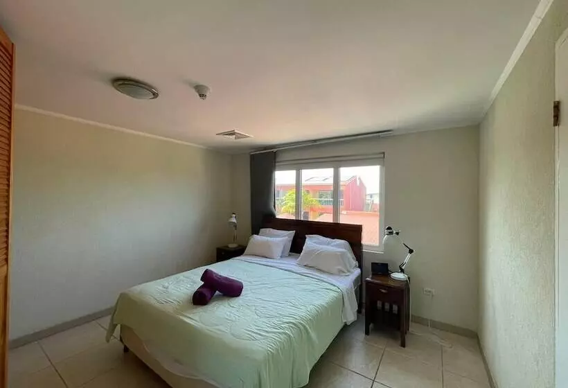 آپارتمان 2 خوابه, Del Rey Apartments