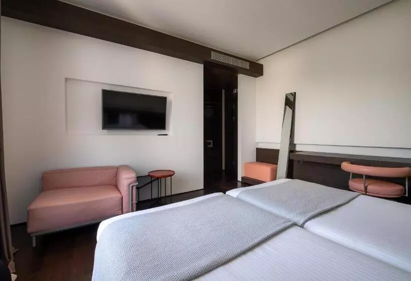 デラックスルーム, Domotel Kastri