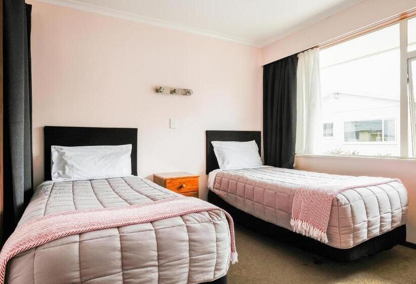 Люкс Семейный 2 Спальни, Esplanade Motels